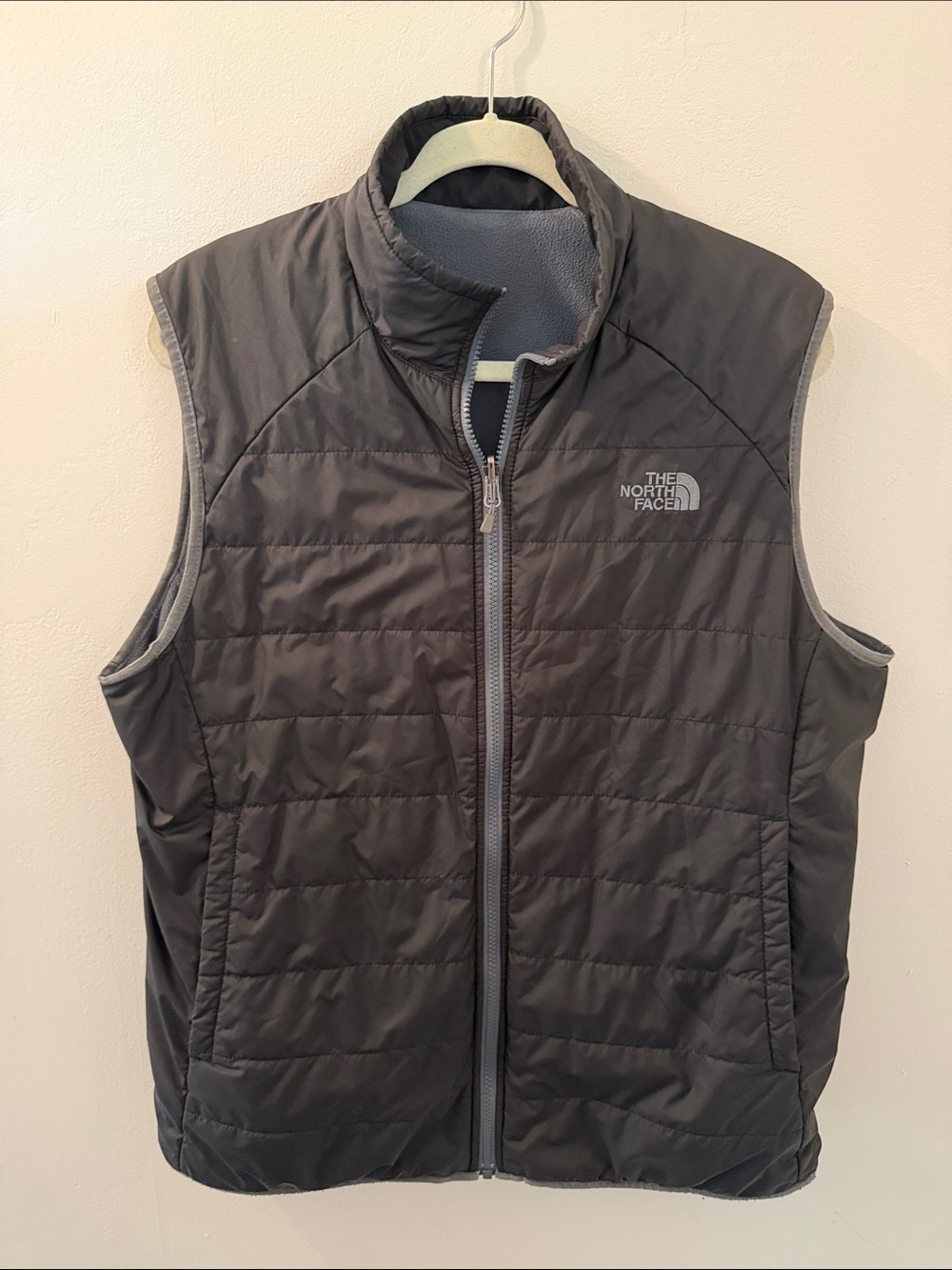 The North Face Men's Quilted Reversible Vest - Black/ Light Charcoal Gray